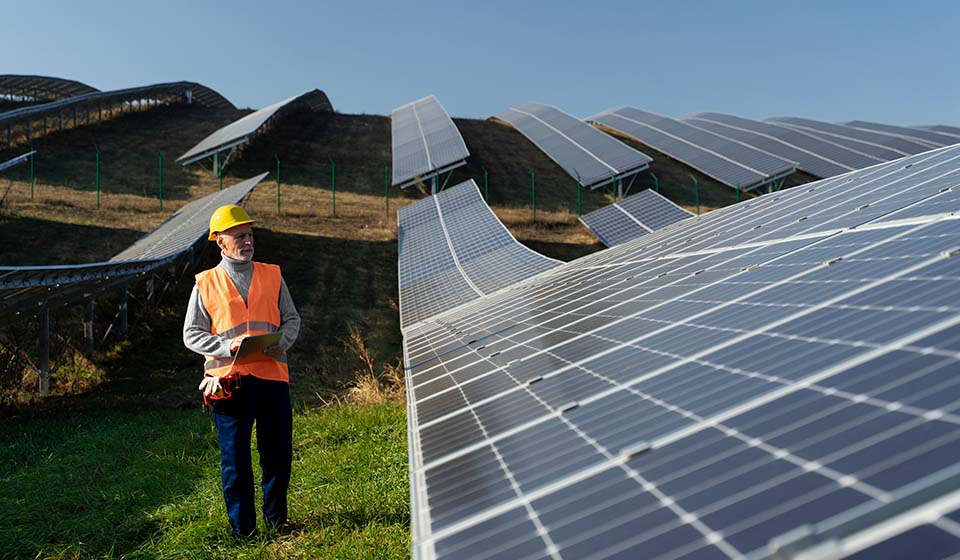 V2C Power | Sistemas de almacenamiento de energía en baterías BESS Baterías V2C