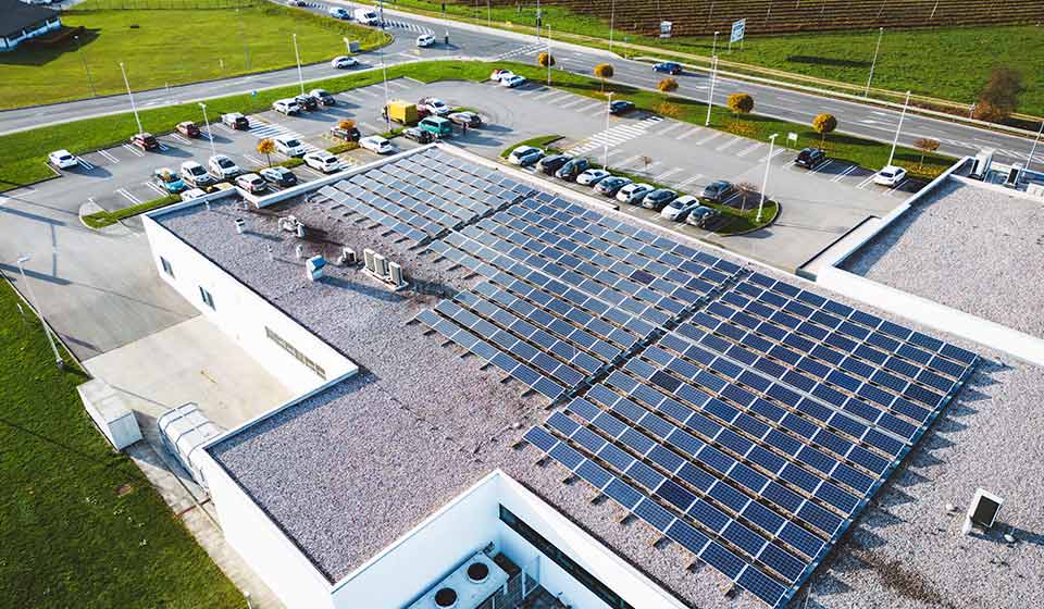 El desafío técnico de la autosuficiencia y el papel crítico del almacenamiento